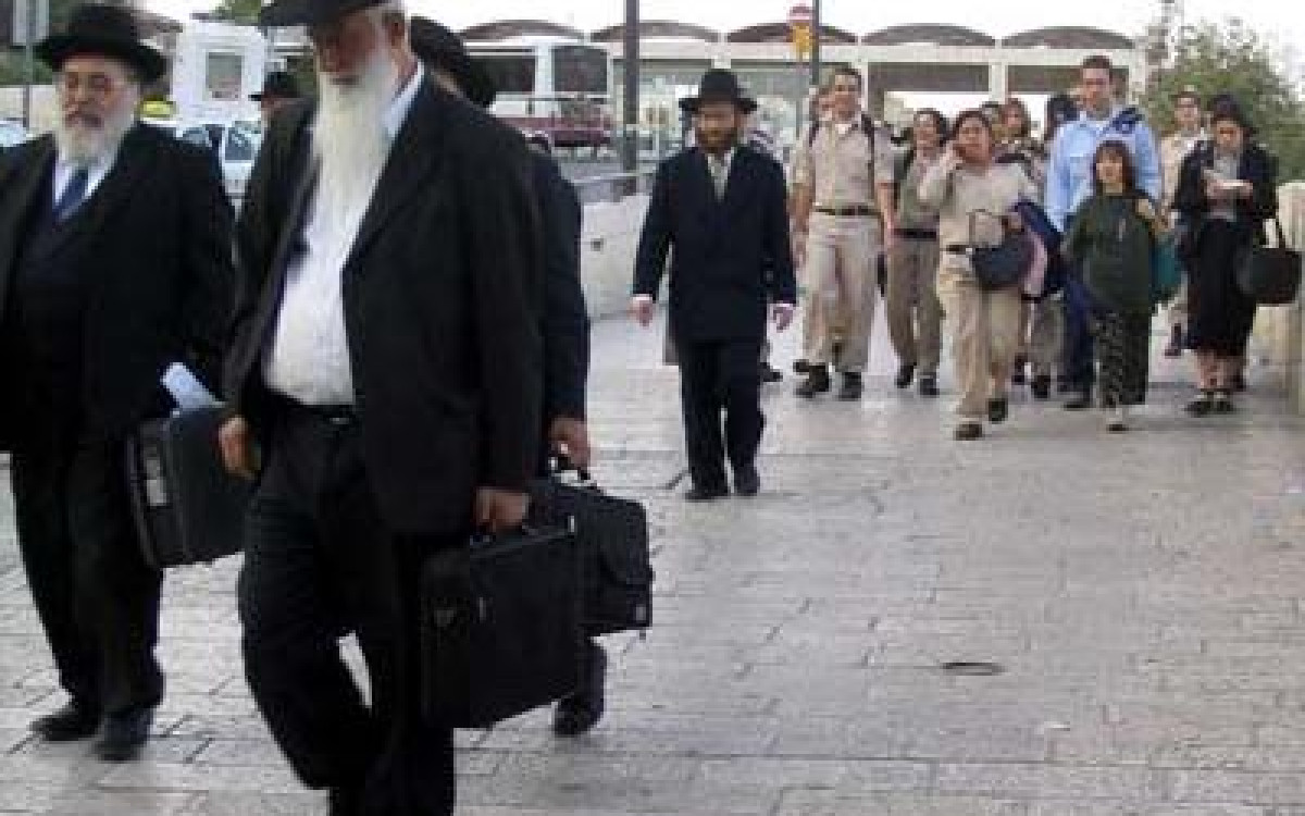 A year of war accelerates ‘silent departure’ of Israel’s elite