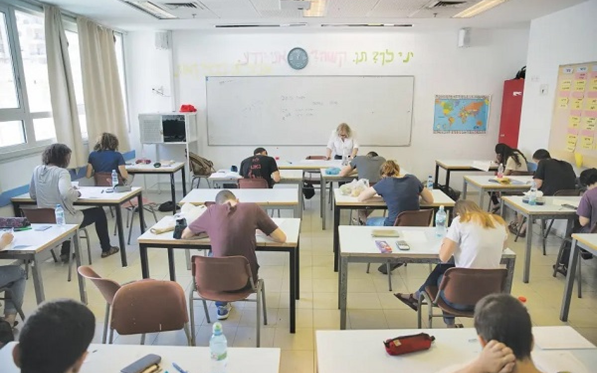 Internal Israeli Education Ministry Report: Widespread Criticism of Performance